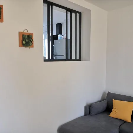 Bas De Maison Dans Le Village Apartment *