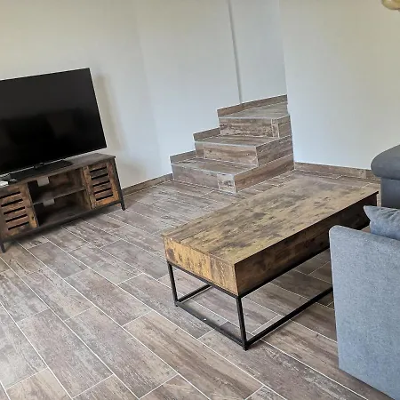 Bas De Maison Dans Le Village Apartment