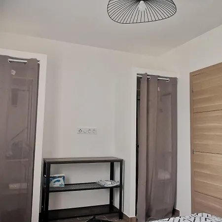 Bas De Maison Dans Le Village Appartement Biguglia (Corsica)